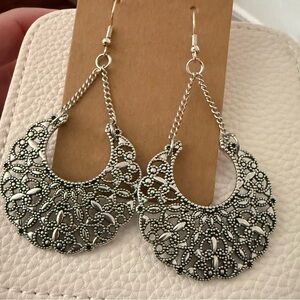 Elegant Silver Filigree Dangle Earrings
